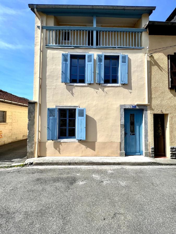 Le Gite Du Bonheur Bagnères-de-Bigorre Exteriör bild